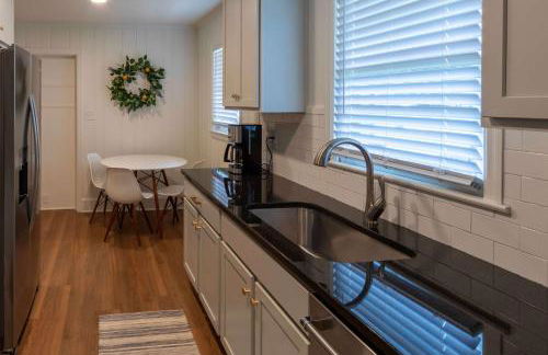 4 BR Sleeps 10 Near UGA & Downtown - Photo 28