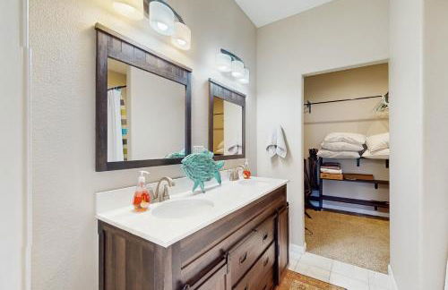 Fun on the Cove! Home with Dock and Foosball - Foto 16