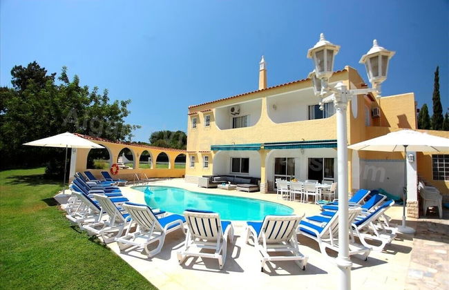 Outstanding Villa With Heated Pool - Foto 1