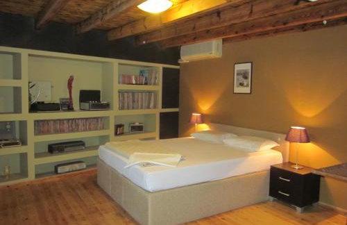 Attractive Greek House with Private Pool near Sea & City Center - Photo 28