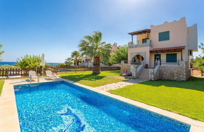 Spiros Beach Villa Large Private Pool Walk to Beach Sea Views A C Wifi Car Not Required - 971 - Foto 1