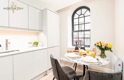 King Size Bed, City Centre, Long Stay Offers, Fast Wifi, Fully Equipped Kitchen, Dedicated Work Place - Foto 26