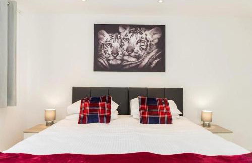 4 Bed Detached Home-Gloucester-Sleeps 10-Parking for 3-Work or Leisure - Foto 26