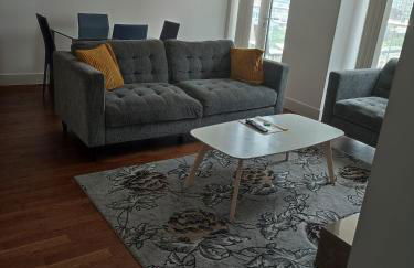 Modern 2 bedroom Apt with easy access to Central London, O2, Excel centre and Parking - Foto 1