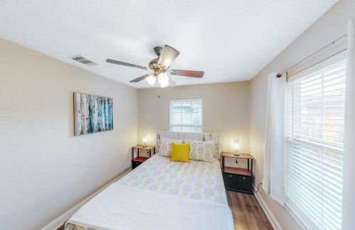 Welcoming home walkable to Steps of Alamodome & riverfront & near River Walk - Foto 16