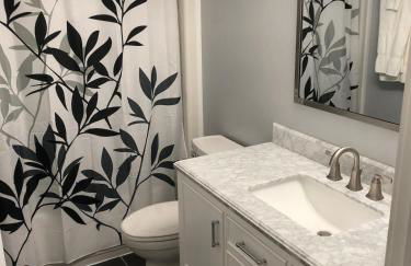 2 BR, 2 Bath Condo on the slopes with night skiing! - Foto 8