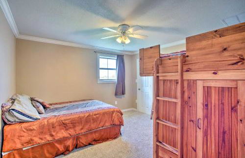 Remodeled Ranch Apt in Sanger 12 Mi to Lake! - Foto 13