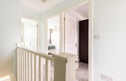 Overbury Lodge, Birmingham with FREE Parking - Photo 24