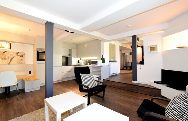 Apartment in Former Coach House - Photo 10