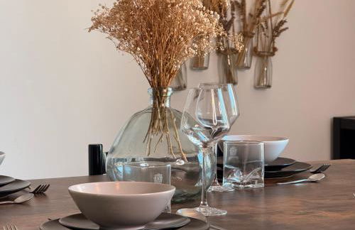 Le Peyrou - Elegant One-Bedroom Apartment for up to 4 Guests - Free Parking - Air Conditioning - Prime City Center Location - Foto 17