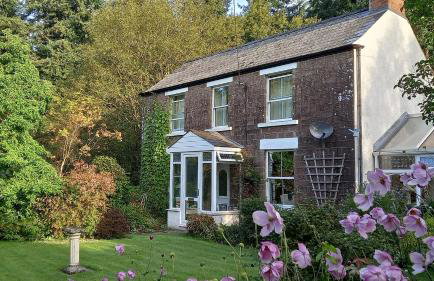 Keeper's Cottage - Photo 1