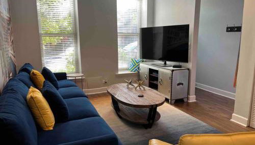 Trendy West Town Flat - 2 bed / 1.5 bath w parking - Foto 2