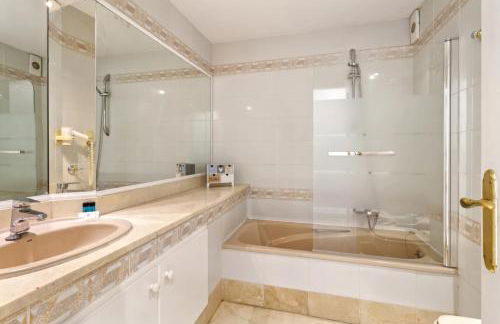 Matchroom Country Club Resort - Photo 13