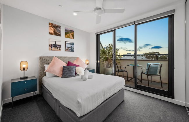 StayCentral - East Brunswick Penthouse with Study - Foto 1