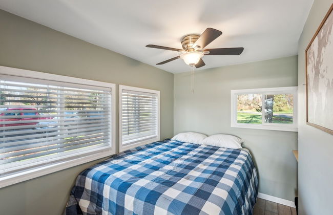 Cozy Lakefront Studio On Long Lake! Home by RedAwning - Photo 4