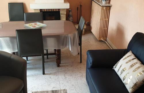 Gîte confortable, animaux acceptés, jardin clos - FR-1-381-47 - Foto 13