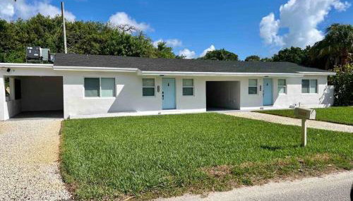 New! Tropical Hideaway near Beach! Tons of Parking - Foto 4