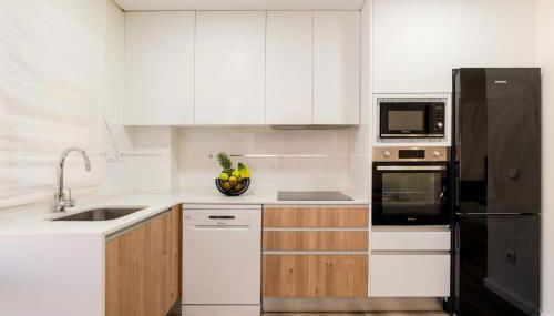 Spacious & Stylish Flat with Garage by HostWise - Foto 5, stove, dishwasher, toaster