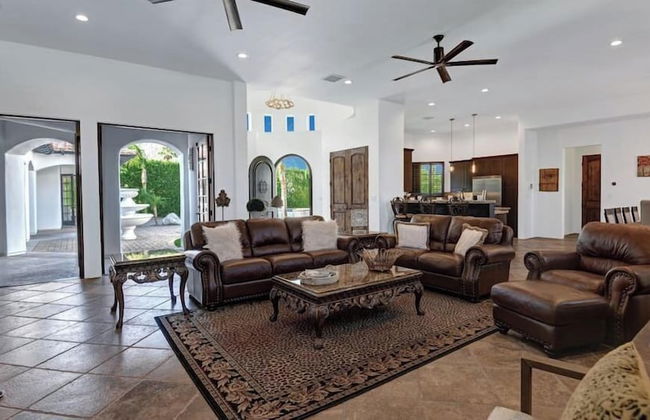 Movie Theater, Game Room, Pool, Hot Tub, & Views Villa Toscana by Avantstay - Foto 3