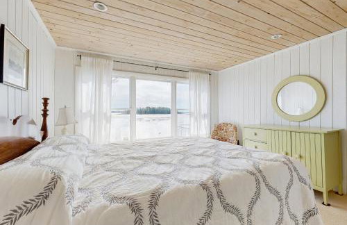 By the Sea - Foto 11