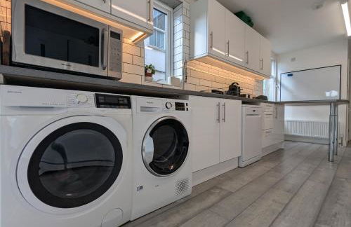 Home away from home by the sea - Foto 12