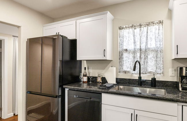 Prescott Family Friendly 3 Bedroom w Large Yard - Photo 13