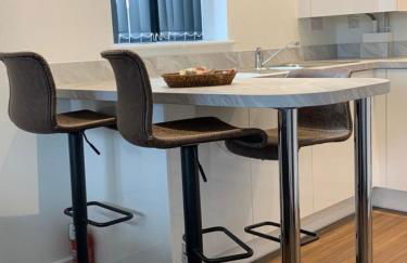 Lakeside 2 BED LUXURY APARTMENT No PARTIES No EVENTS Early Check-in Late Check- Out Allowed - Foto 10