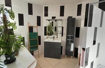 Maison spacieuse avec piscine et jardin - Foto 8