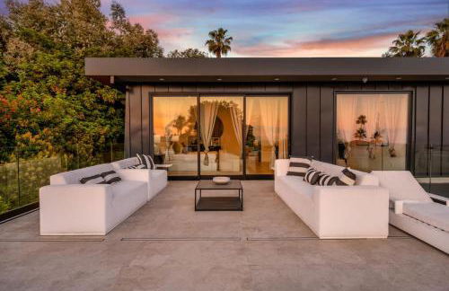 Luxury 6BR Beverly Hills Villa with Pool and Views - Photo 77