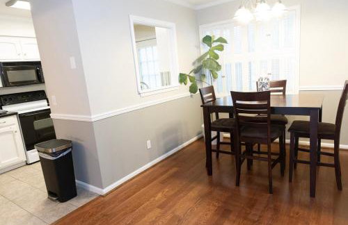 2 Bedroom Townhouse Retreat 10 min to UA Stadium - Foto 8