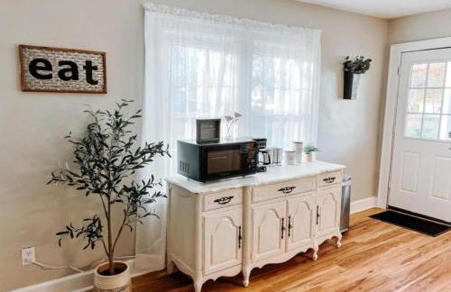 Large 4 Bedroom Home Close to Airport and IX Center - Photo 43