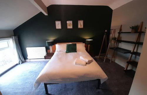 Chic 5 double bedroom house - 15 min to Manchester - Foto 10