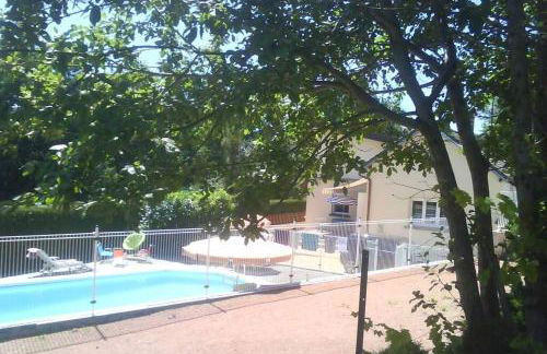 Maison/Gîte familial dans le Jura à 200m du lac avec piscine privée - Foto 29