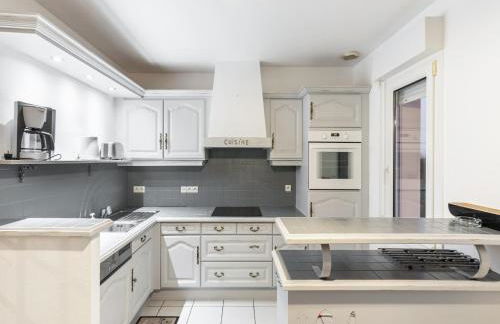 Tranquil Garden Retreat by the Sea - Foto 13