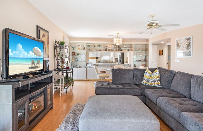 232 South Harbor Upstairs 3 Bedroom Apts by RedAwning - Photo 13