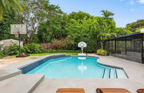 Hot Tub Salt Pool Png Png 5 Min to AtlAv Trampline - Foto 24