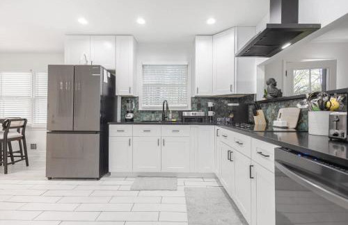 Big Modern Family Home On 1 Acre Land w Firepit & Grill - Foto 38