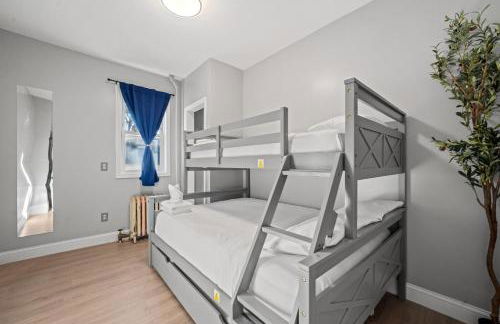 Spacious Luxe Stay Sleeps 16 20 Min to NYC - Foto 19