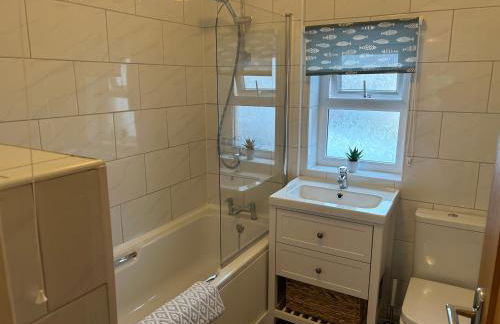 4 Brookdale, pet friendly home in Saundersfoot - Photo 11