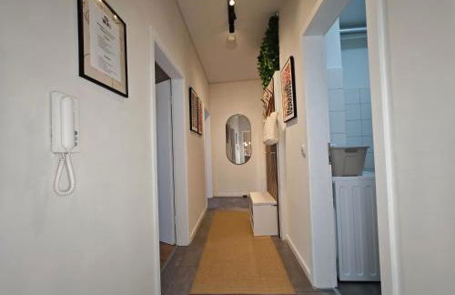 NEU! KINGS-Apartment - 300m zum Bahnhof - 6 Personen - Küche - Gerberplatz - Foto 21