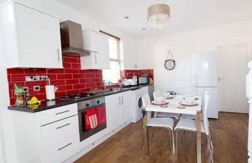 Luxurious Serviced Apartments - Photo 2