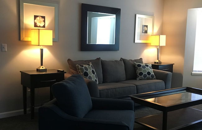 Ambassador Inn And Suites - Photo 8