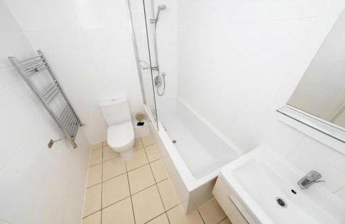 Modern 3BR - Flat Sleeps 8 - Walk to Liverpool St - Foto 6