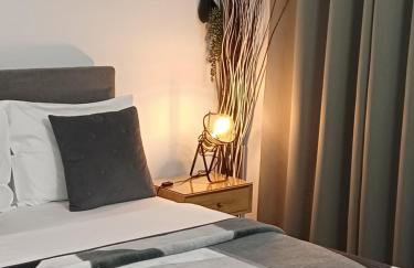 Rafina's BLUE HEART! Steps from the beach,2 min walk - Walk to Rafina main square 10 min, and Port about 15 min ! Ideal vacation base! - Foto 1