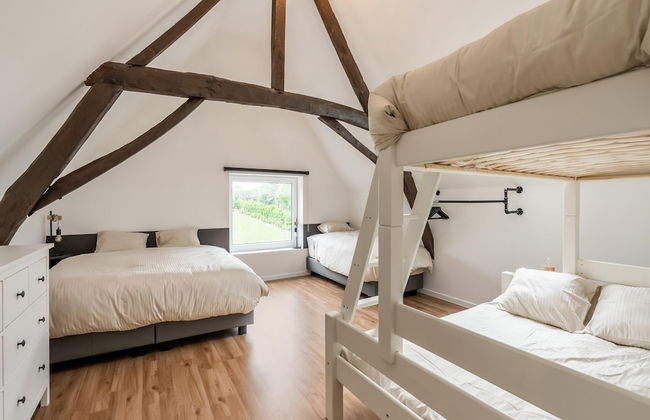 Spacious Family Holiday Home - Photo 7