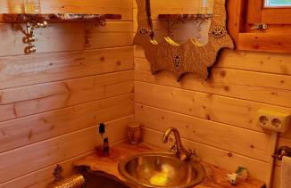 Refugio madera estilo árabe con estatuas, estanques y un pequeño zoo - Foto 26