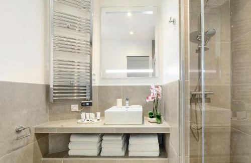 LivinParis - Luxury AC 2 & 3 Bedrooms Le Louvre - Foto 50