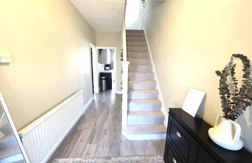 Modern Chic 3-Bed Retreat in Chadwell Heath - Foto 9