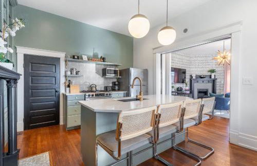 Notes of Southern Charm - Walkable to Food & Shops - Foto 13