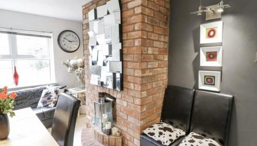 Lovely Comfortable 3 Bed Home, Worcester - Photo 5